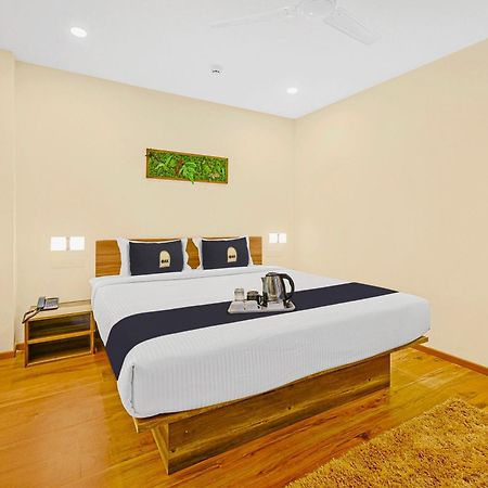 Отель Super Townhouse Oak Hillside Aqua Khandagiri Экстерьер фото