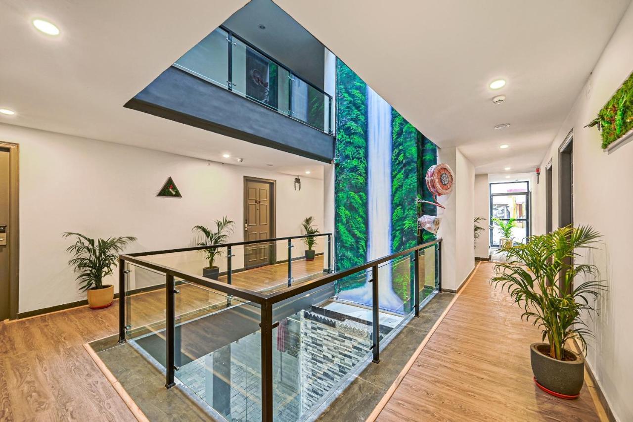 Отель Super Townhouse Oak Hillside Aqua Khandagiri Экстерьер фото