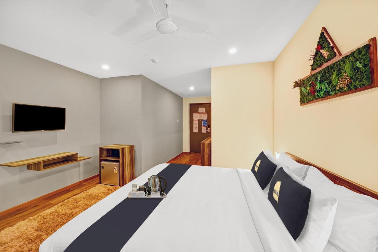 Отель Super Townhouse Oak Hillside Aqua Khandagiri Экстерьер фото