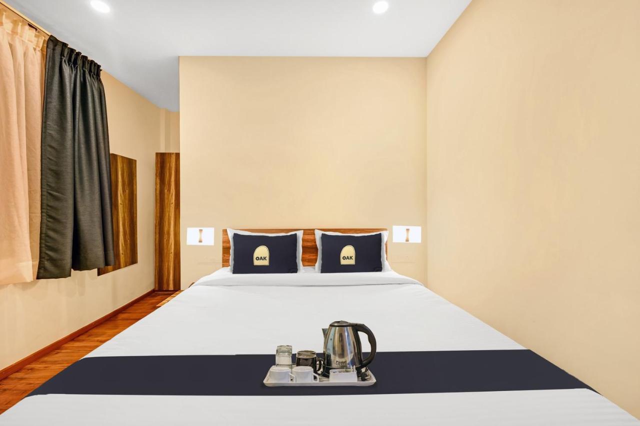 Отель Super Townhouse Oak Hillside Aqua Khandagiri Экстерьер фото