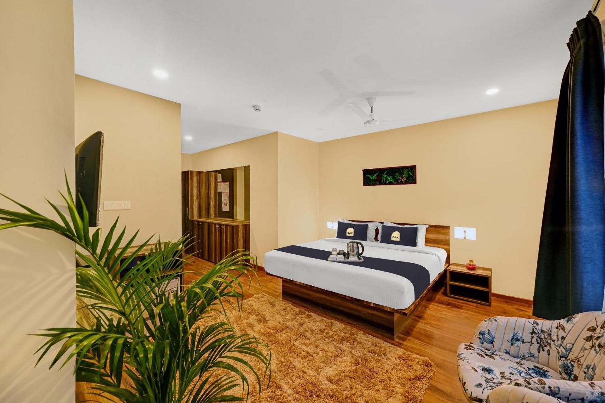 Отель Super Townhouse Oak Hillside Aqua Khandagiri Экстерьер фото